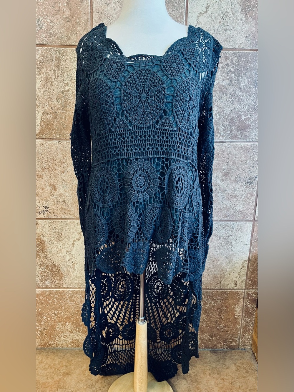 AZI Navy Blue Crochet Top With High-Low Hemline Size XL